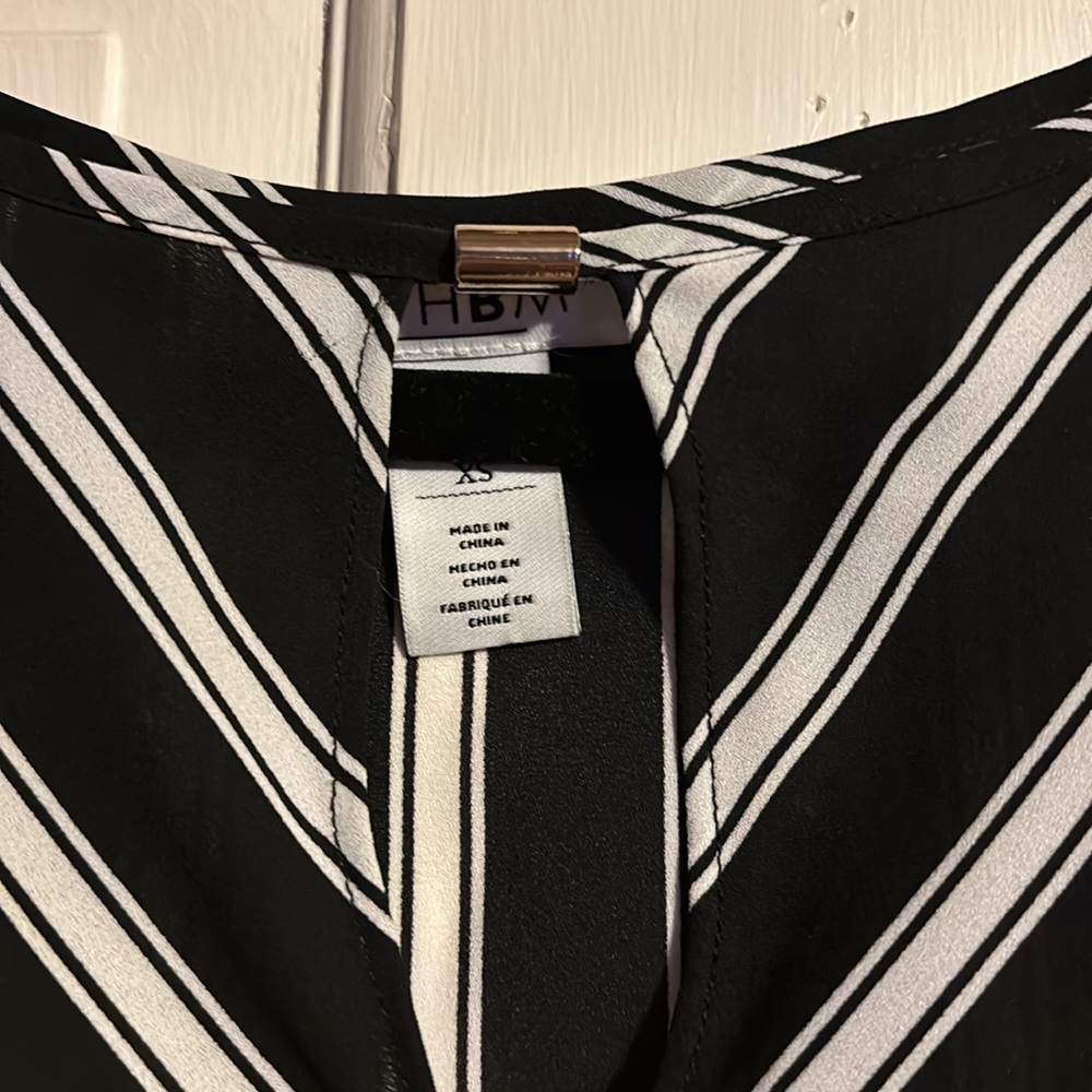 White House Black Market blouse - Picture 4 of 7